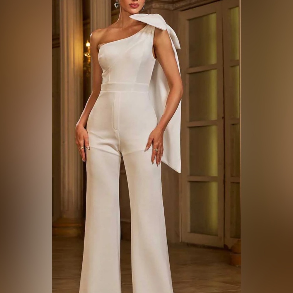 Chic Off-Shoulder White Jumpsuit